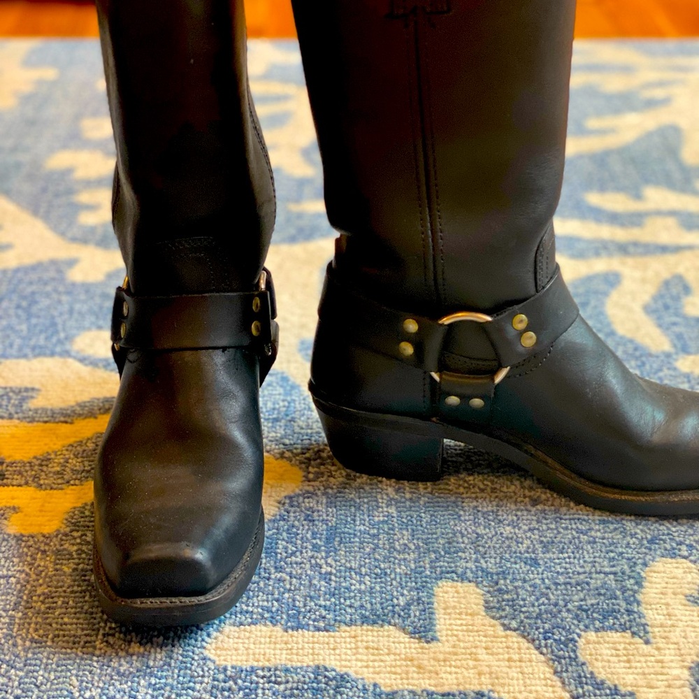 frye 12r harness moto boots black leather women’s 7.5 -8 Perfect condition